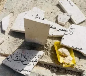 مستعمرون يدمرون شواهد قبور شرق بيت لحم